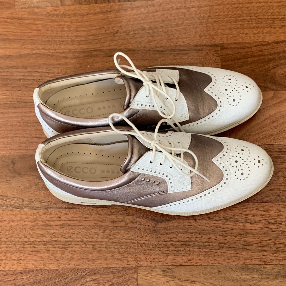 ECCO Bronze and White Leather Oxfords. - Picture 13 of 15